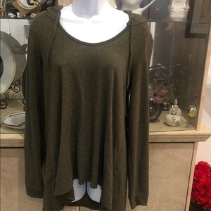 Gray/Green hoodie top. Sz M